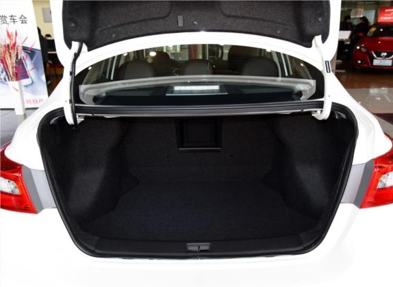 轩逸 2016款 1.6XV  CVT智尊版 车厢座椅   后备厢