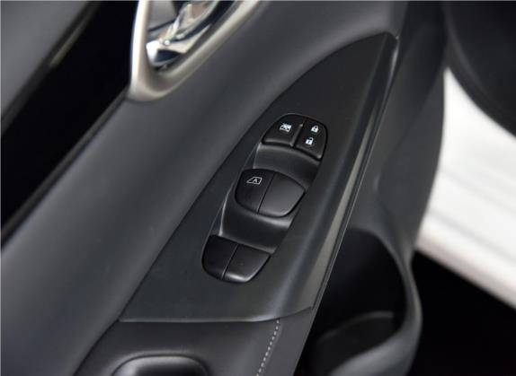 轩逸 2016款 1.6XV  CVT智尊版 车厢座椅   门窗控制