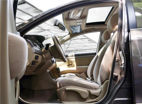 轩逸 2016款 经典 1.6XE 自动领先版 车厢座椅   前排空间