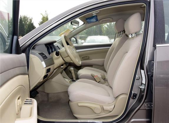 轩逸 2016款 经典 1.6XE 自动舒适版 车厢座椅   前排空间