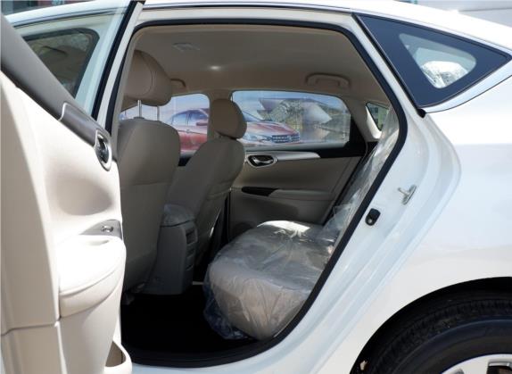 轩逸 2018款 1.6XE CVT舒适版 车厢座椅   后排空间