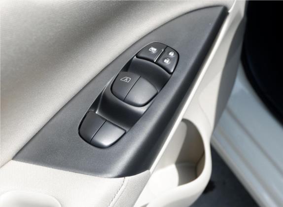 轩逸 2018款 1.6XE CVT舒适版 车厢座椅   门窗控制