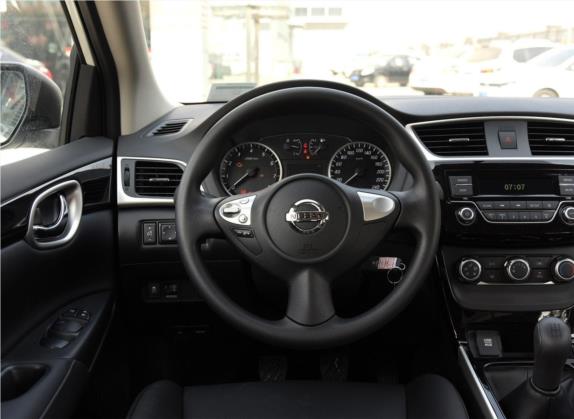 轩逸 2018款 1.6XL 手动豪华版 中控类   驾驶位
