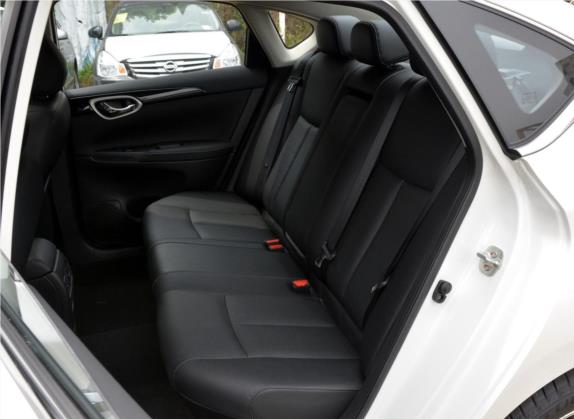 轩逸 2018款 1.8XV CVT智尊版 车厢座椅   后排空间