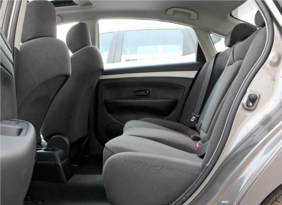 轩逸 2019款 经典 1.6XE+ 手动智联领先版 车厢座椅   后排空间