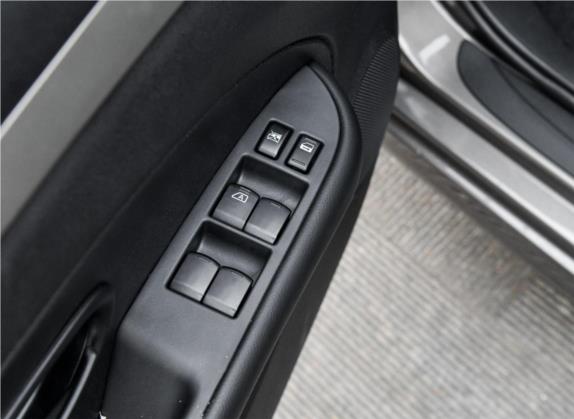 轩逸 2019款 经典 1.6XE+ CVT智联豪华版 车厢座椅   门窗控制