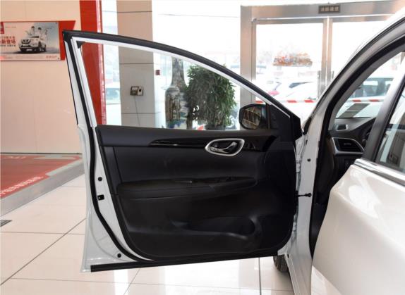 轩逸 2019款 1.6XV  CVT智联智尊版 国V 车厢座椅   前门板