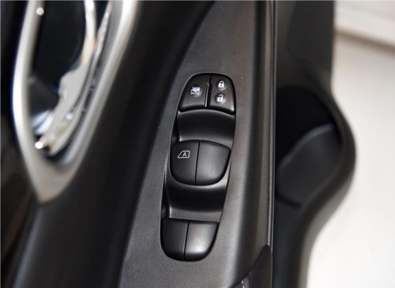 轩逸 2019款 1.6XV CVT智联尊享版 国VI 车厢座椅   门窗控制