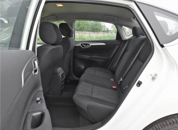 轩逸 2019款 经典 1.6XE CVT舒适版 车厢座椅   后排空间