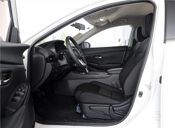 轩逸 2020款 1.6L XE CVT舒享版 车厢座椅   前排空间