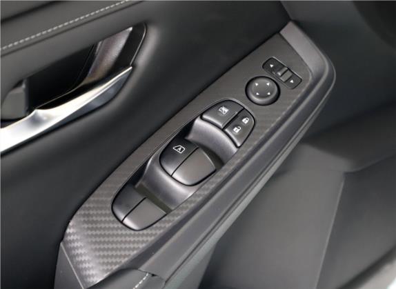 轩逸 2020款 1.6L XE CVT舒享版 车厢座椅   门窗控制