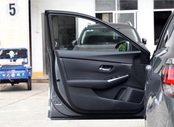 轩逸 2020款 1.6L XL 手动悦享版 车厢座椅   前门板