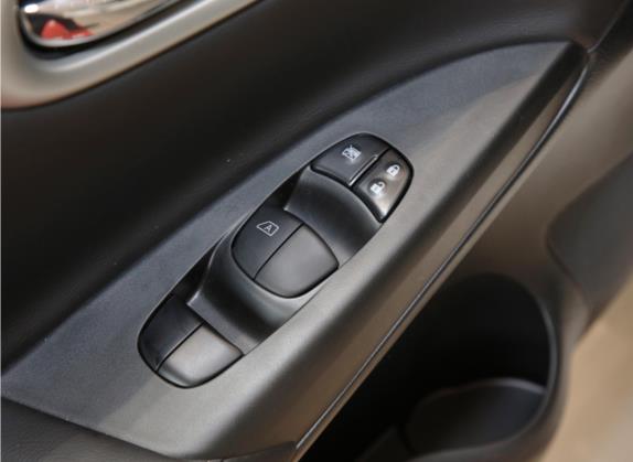 轩逸 2021款 经典 1.6XE 手动舒适版 车厢座椅   门窗控制
