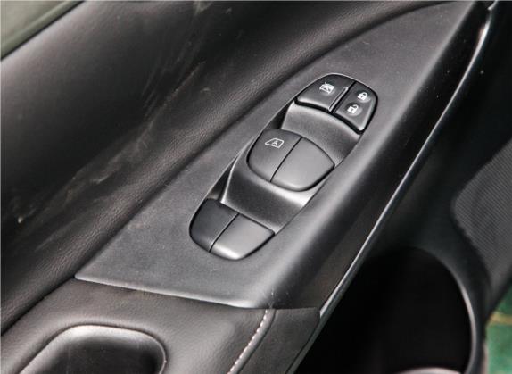 轩逸 2021款 经典 1.6XE CVT舒适版 车厢座椅   门窗控制