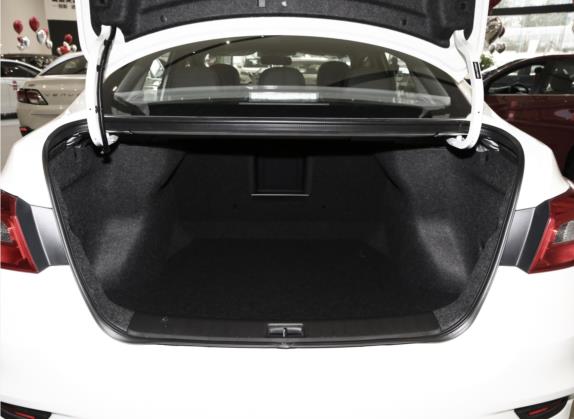 轩逸 2021款 经典 1.6XL 手动豪华版 车厢座椅   后备厢