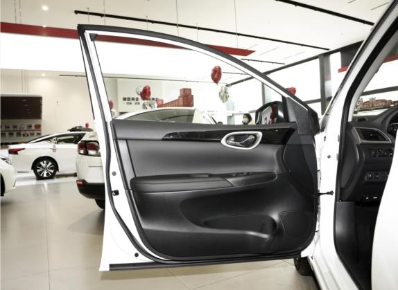 轩逸 2021款 经典 1.6XL 手动豪华版 车厢座椅   前门板
