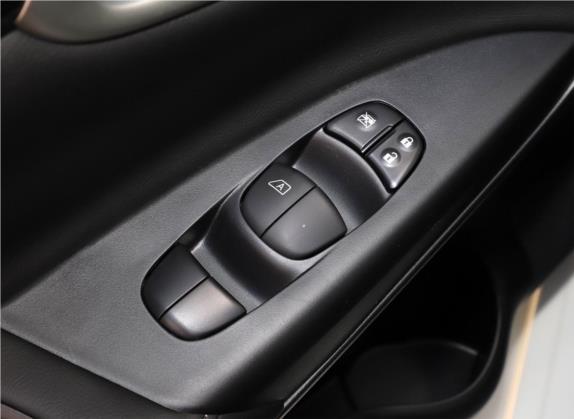 轩逸 2021款 经典 1.6XL CVT豪华版 车厢座椅   门窗控制