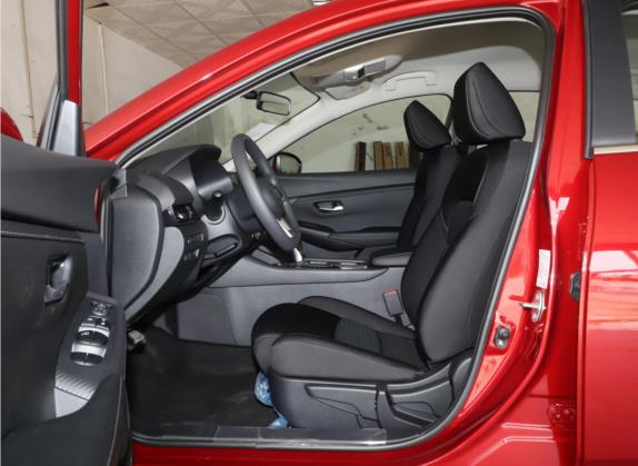 轩逸 2021款 1.6L XE CVT舒享版 车厢座椅   前排空间