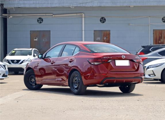 轩逸 2021款 1.6L XE CVT舒享版 外观   斜后