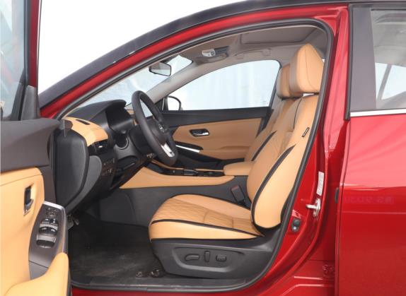 轩逸 2022款 电驱版e-POWER 超豪华Ultra 车厢座椅   前排空间