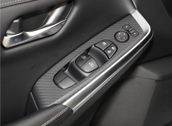 轩逸 2022款 1.6L XL CVT悦享版 车厢座椅   门窗控制