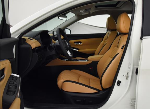 轩逸 2022款 1.6L TOP CVT奢享版 车厢座椅   前排空间