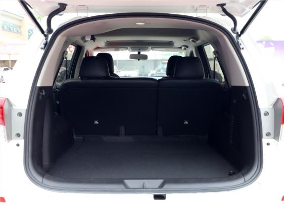 途达 2020款 2.5L XL Upper 4WD 自动四驱豪华版 车厢座椅   后备厢