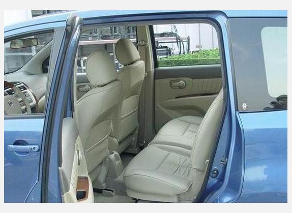 骏逸 2006款 1.8L 自动时尚版 车厢座椅   后排空间