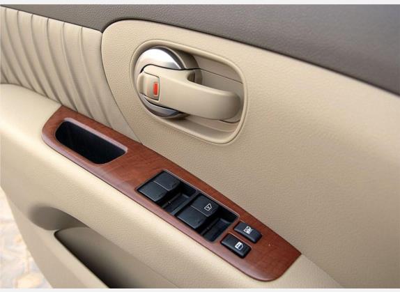 骏逸 2006款 1.8L 自动舒适型 车厢座椅   门窗控制