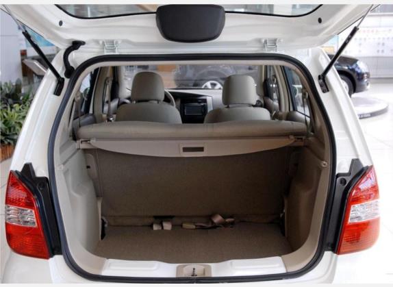 骊威 2007款 1.6L 手动全能型 车厢座椅   后备厢