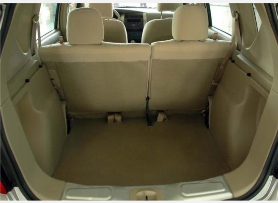 骊威 2008款 1.6L 手动炫能型 车厢座椅   后备厢