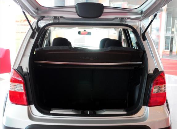 骊威 2010款 劲锐版 1.6L 手动标准型 车厢座椅   后备厢