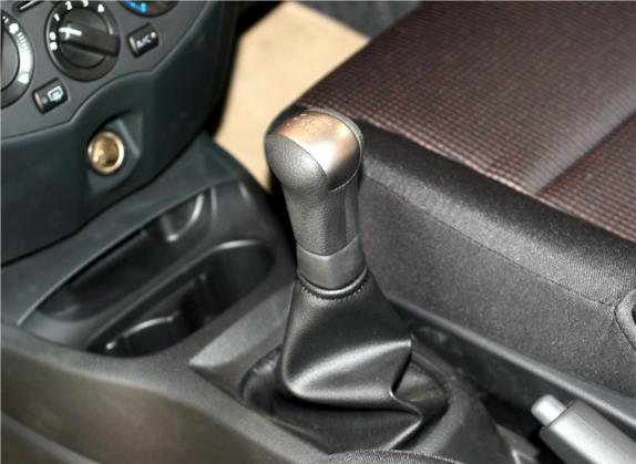 骊威 2010款 劲锐版 1.6L 手动标准型 中控类   挡把