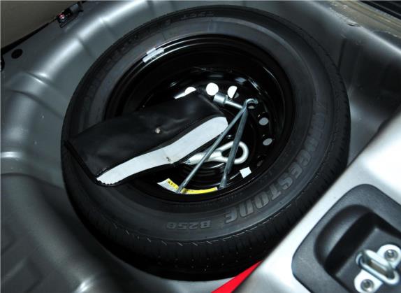 骊威 2010款 劲锐版 1.6L 自动智能型 其他细节类   备胎