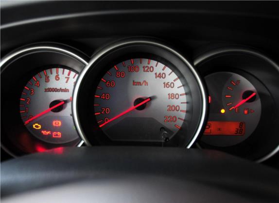 骊威 2010款 劲锐版 1.6L 自动智能型 中控类   仪表盘