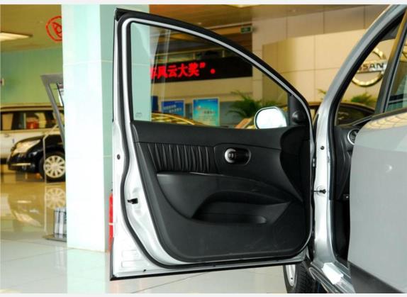 骊威 2010款 劲锐版 1.6L 自动智能高配型 车厢座椅   前门板