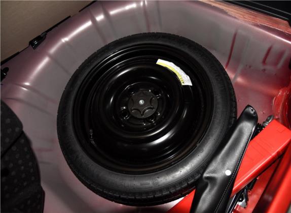 骊威 2015款 劲锐 1.6XV CVT酷咖版 其他细节类   备胎
