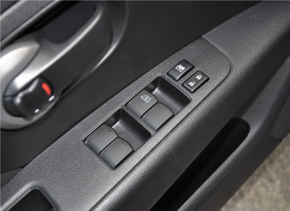 骊威 2015款 1.6XE CVT舒适版 车厢座椅   门窗控制