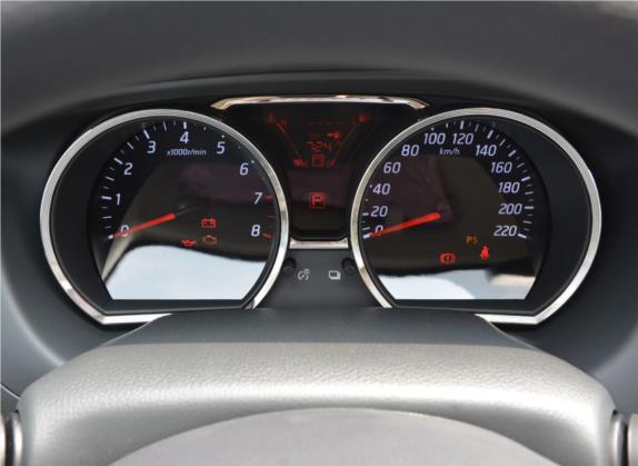 骊威 2015款 1.6XE 手动舒适互联版 中控类   仪表盘