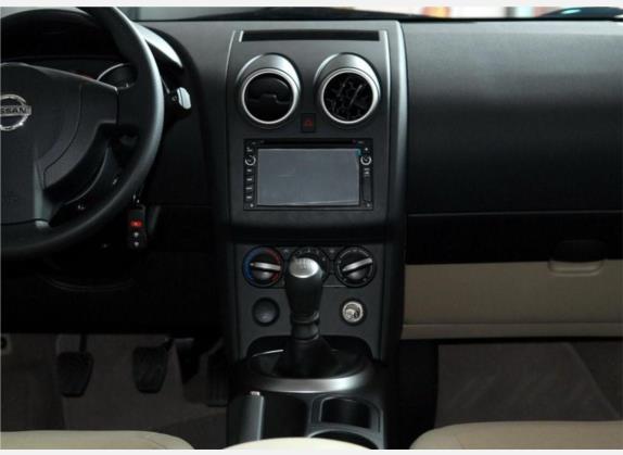 逍客 2008款 20S火 6MT 2WD 中控类   中控台