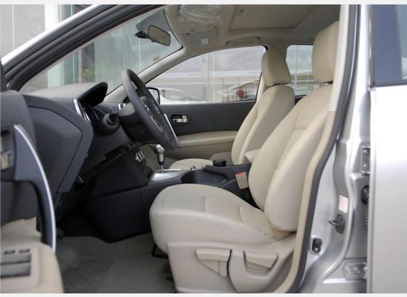 逍客 2008款 20X雷 CVT 2WD 车厢座椅   前排空间