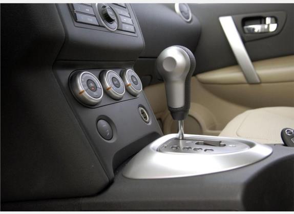 逍客 2008款 20X雷 CVT 2WD 中控类   挡把