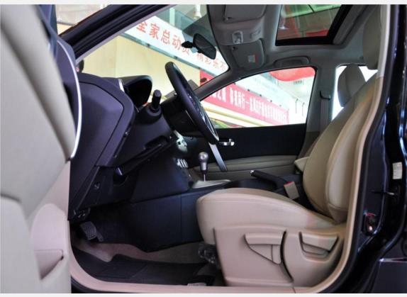 逍客 2010款 20X雷 CVT 2WD 车厢座椅   前排空间