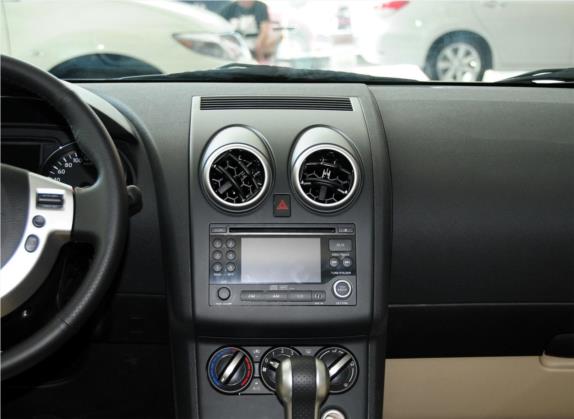 逍客 2012款 2.0XL 火 CVT 2WD 中控类   中控台