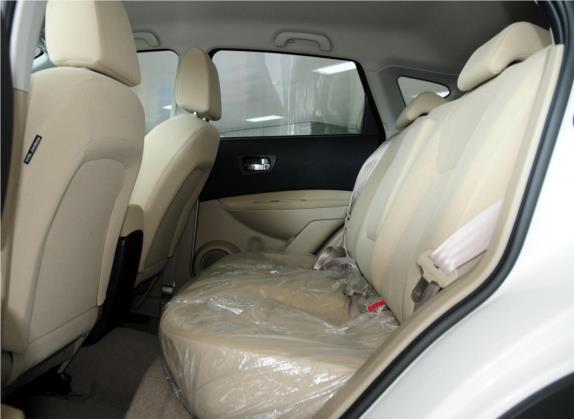 逍客 2012款 2.0XL 火 CVT 2WD 车厢座椅   后排空间