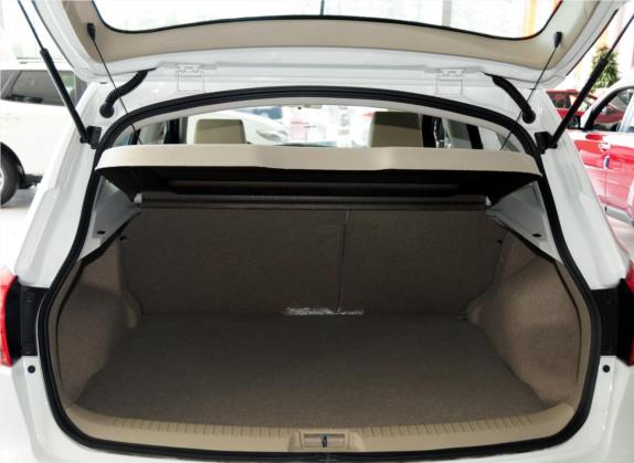 逍客 2012款 2.0XL 火 CVT 2WD 车厢座椅   后备厢