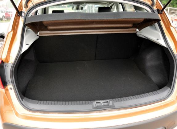 逍客 2012款 2.0XV 雷 CVT 2WD 车厢座椅   后备厢