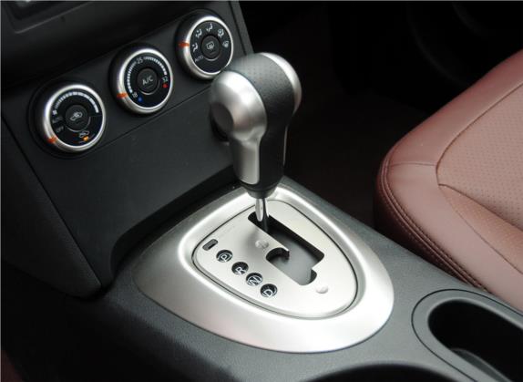 逍客 2013款 2.0XV 炫 CVT 2WD 中控类   挡把