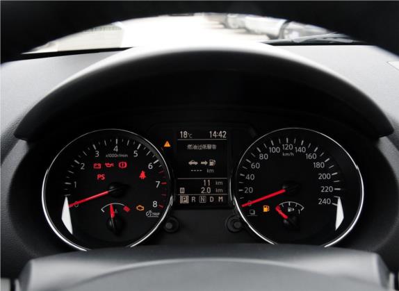 逍客 2015款 2.0XL 酷火 CVT 2WD 中控类   仪表盘