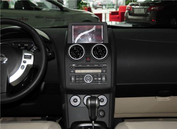 逍客 2015款 2.0XV 酷雷 CVT 2WD 中控类   中控台